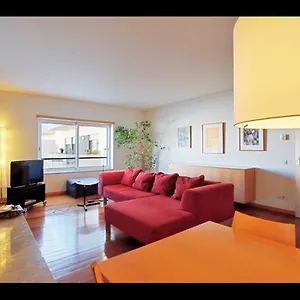 Comfortable & Contemporary - Expo , Lisbon Portugal